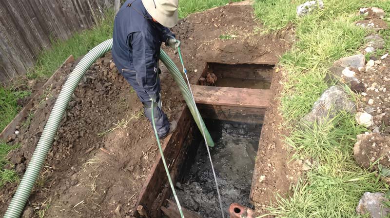 Septic Tank Sludge Cleaning Services